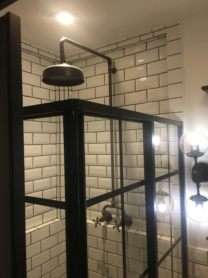 Rumah Nggak Biasa Ini Sepenuhnya Terbuat Dari Container Bekas